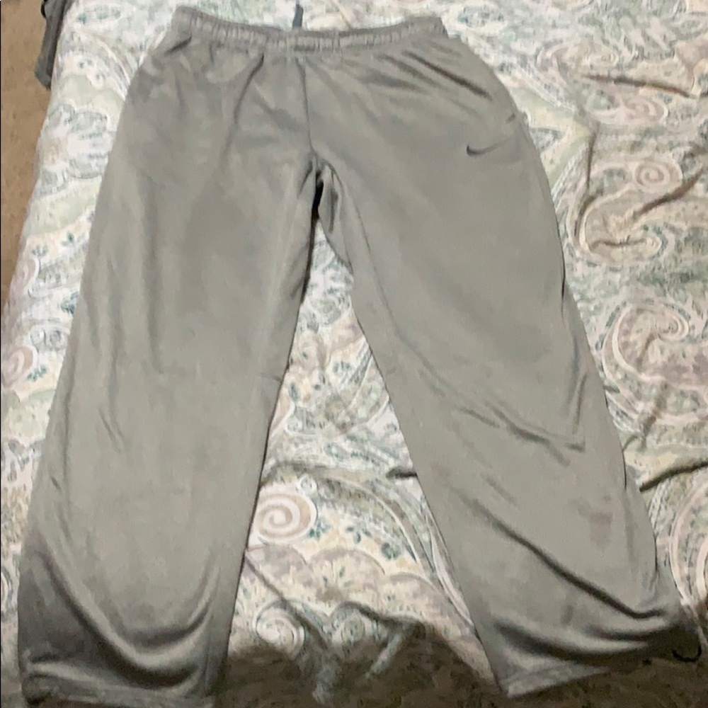 Nike therma fit sweat pants
